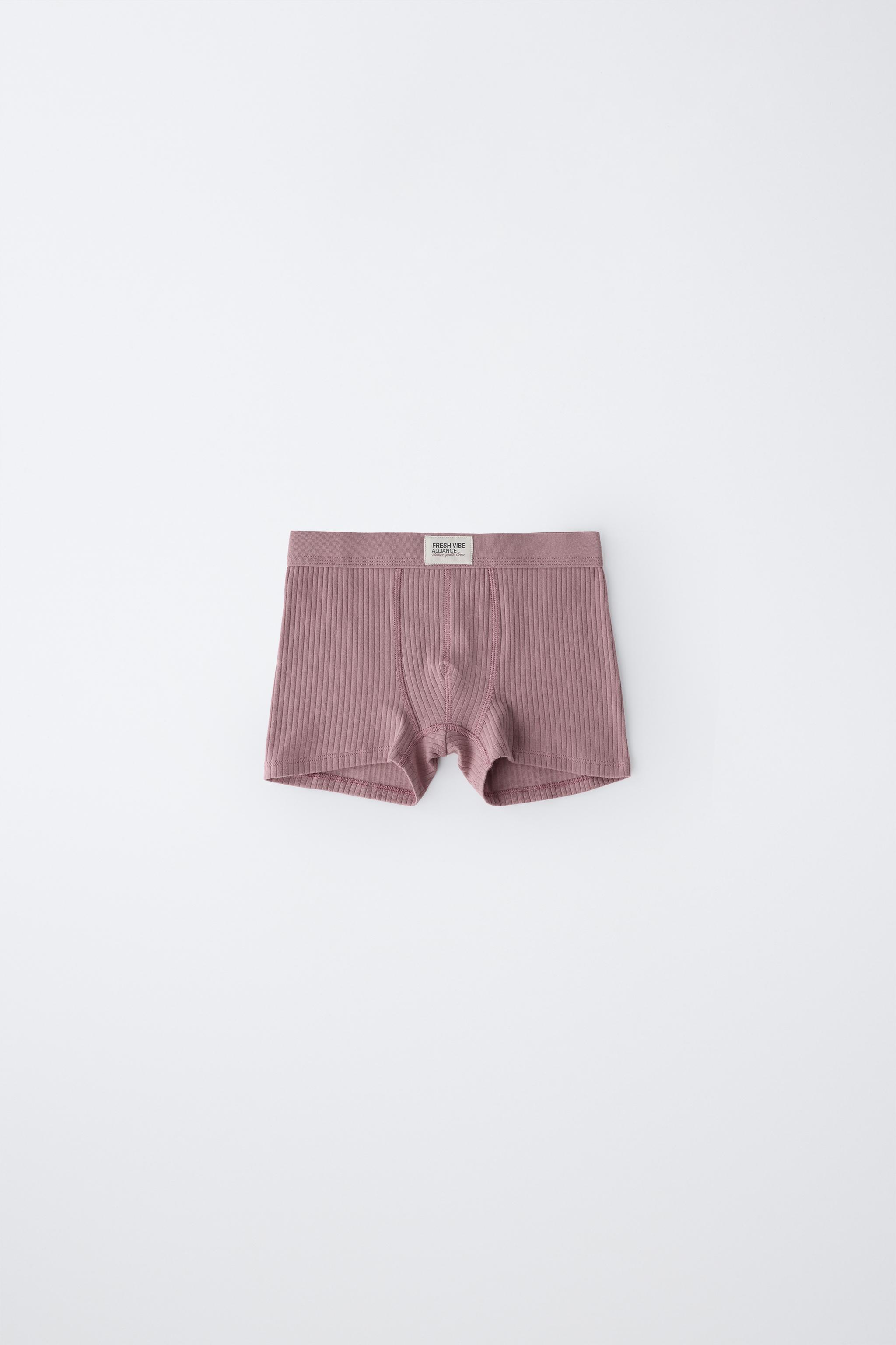 AGES 6- / THREE-PACK OF RIBBED BOXERS WITH LABEL